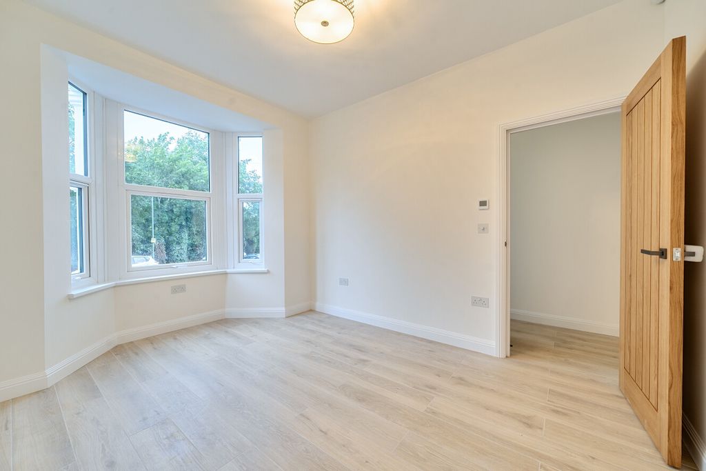 Property photo 3 of 21 1471653-14-6A21Df...