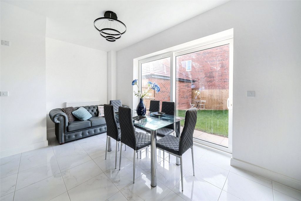 Property photo 3 of 16 Picture No. 17