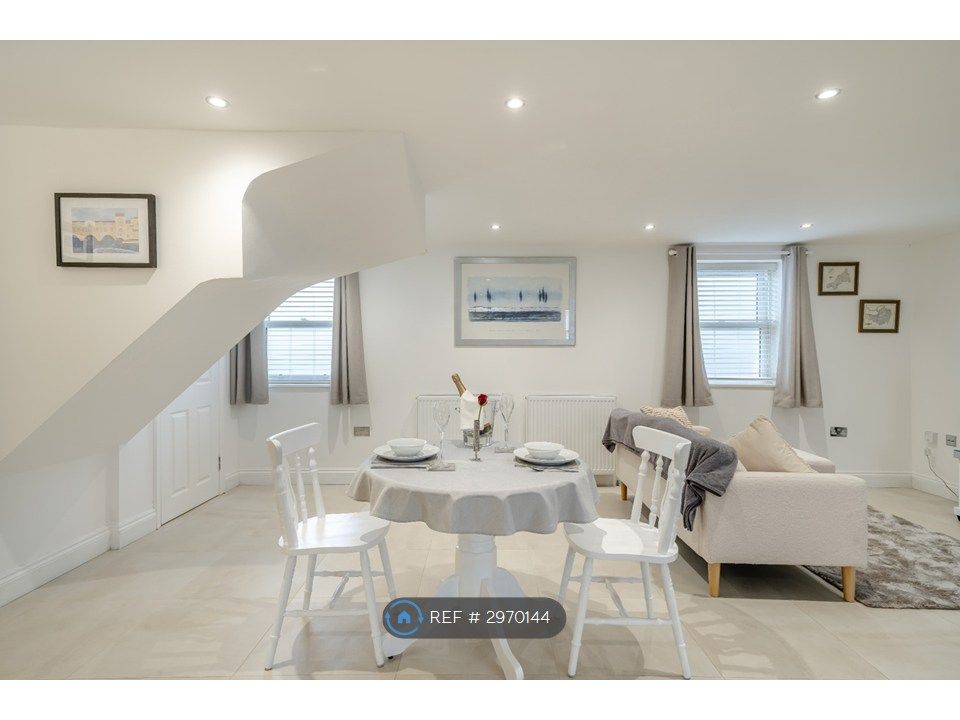 Property photo 3 of 10 Ground Floor