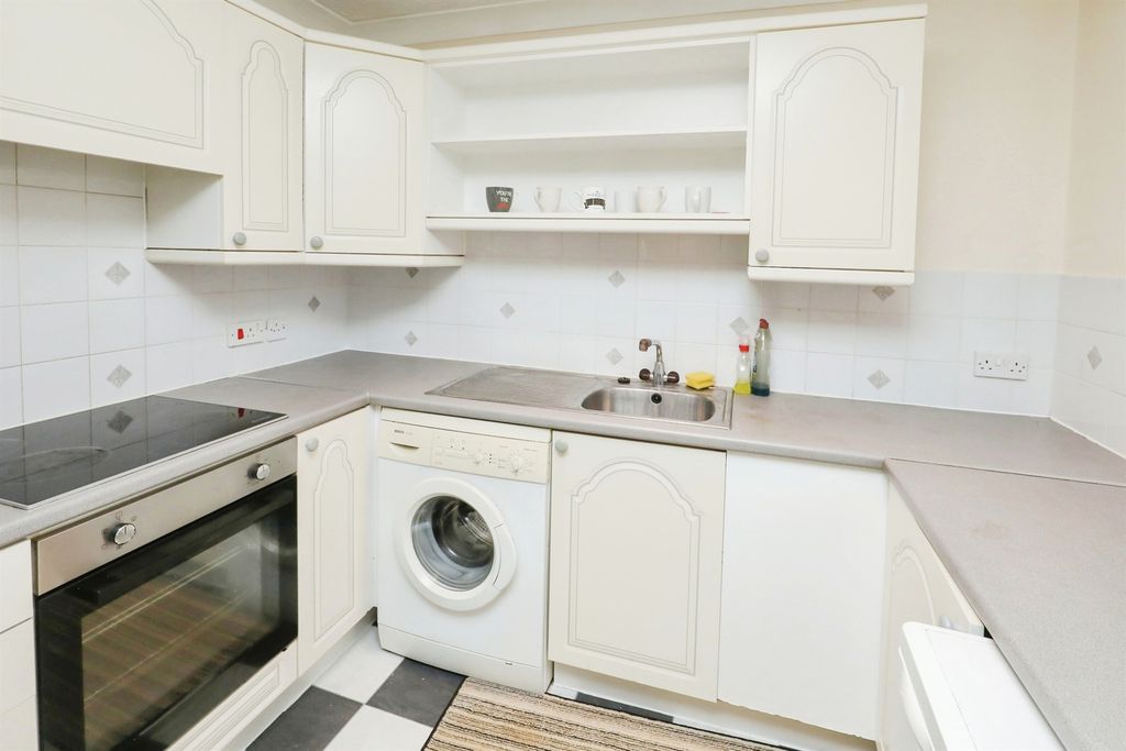 Property photo 2 of 15