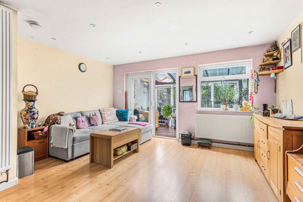 Property photo 2 of 7