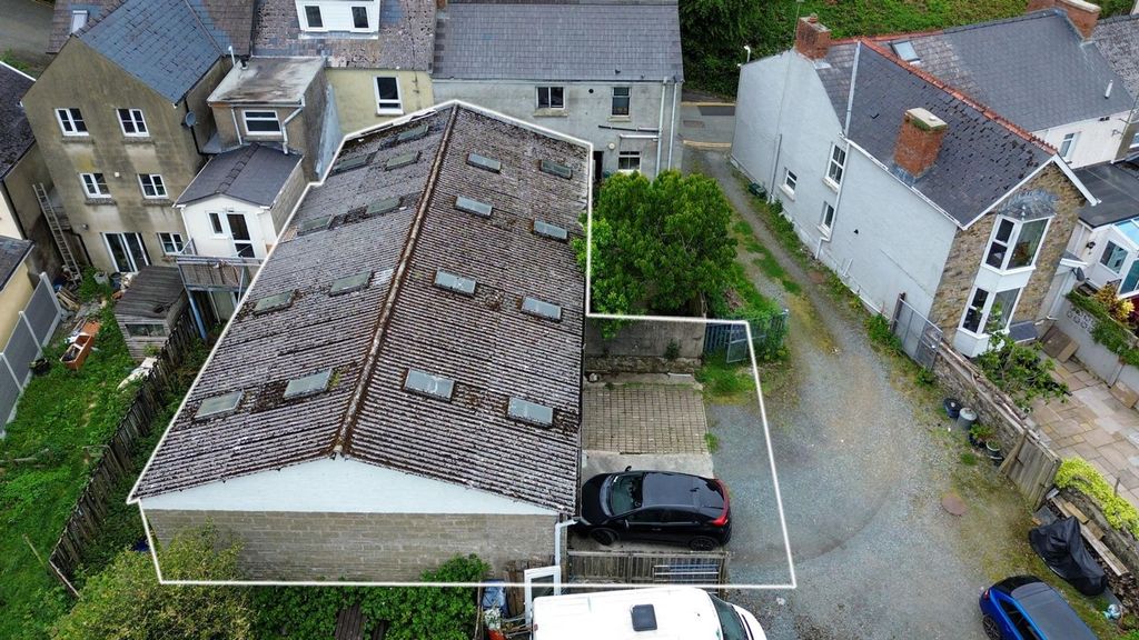 Property photo 1 of 10