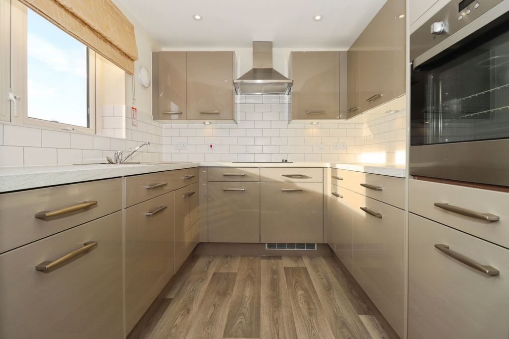 Property photo 2 of 12 Pbox-Img.Jpg