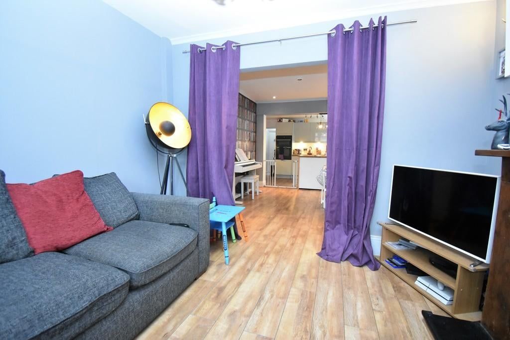 Property photo 3 of 12