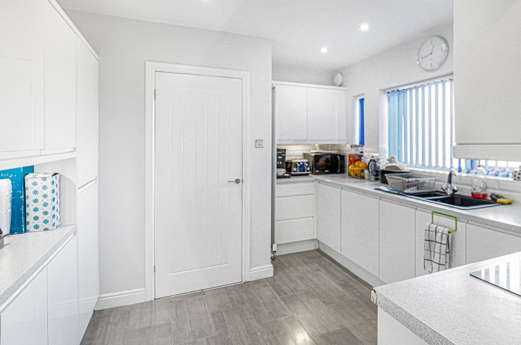 Property photo 2 of 22 Advert-22