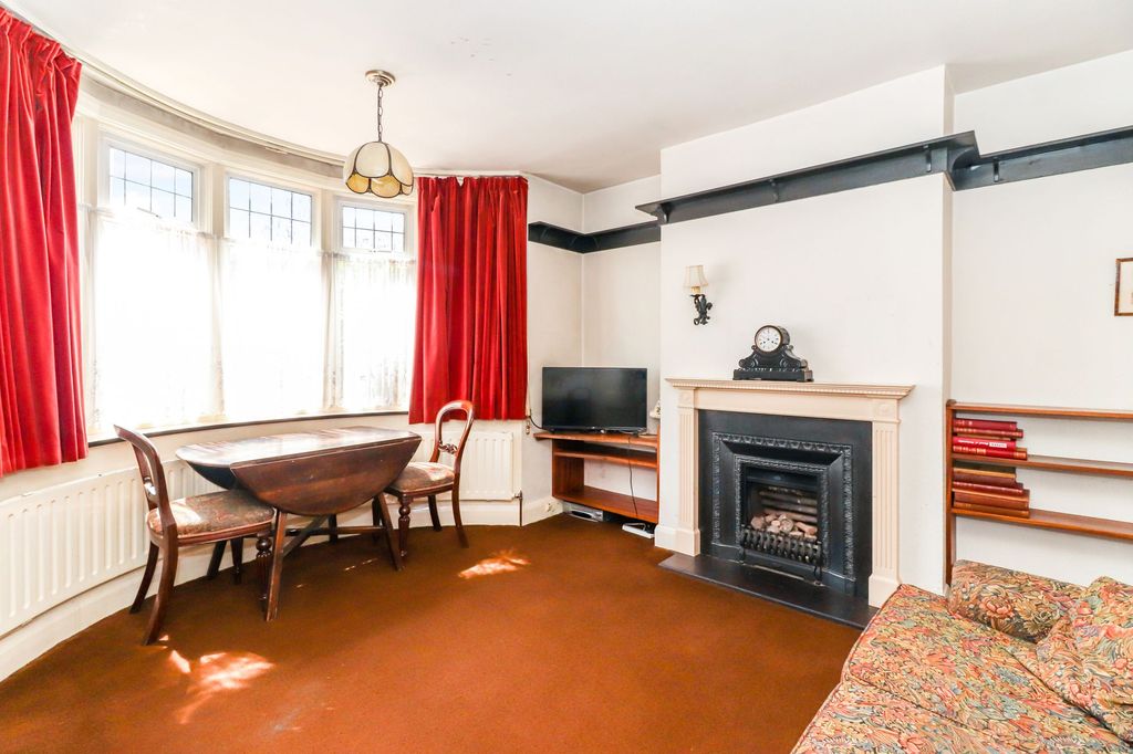 Property photo 3 of 16