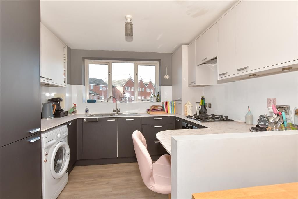Property photo 1 of 8 Kitchen