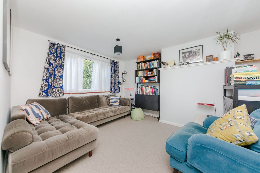 Property photo 3 of 21