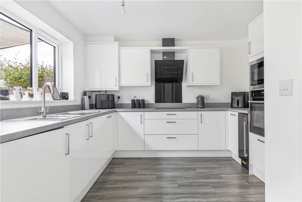 Property photo 3 of 15 6_59785-1.Jpg