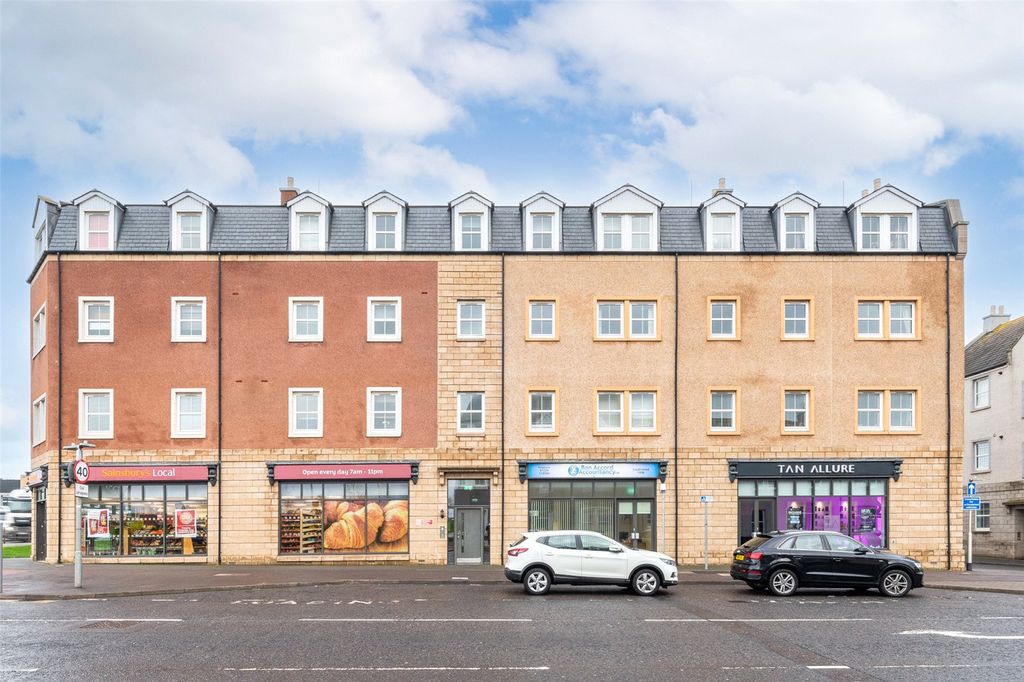 Property photo 1 of 16 Charleston Rd N 1