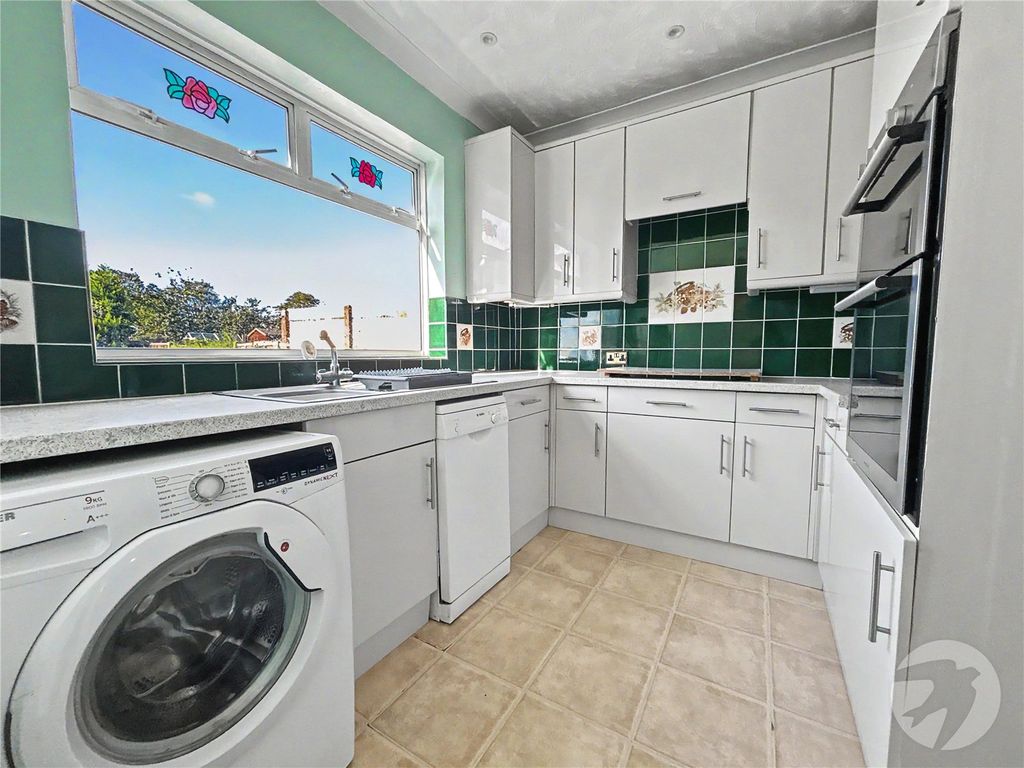 Property photo 3 of 21 Picture No. 02
