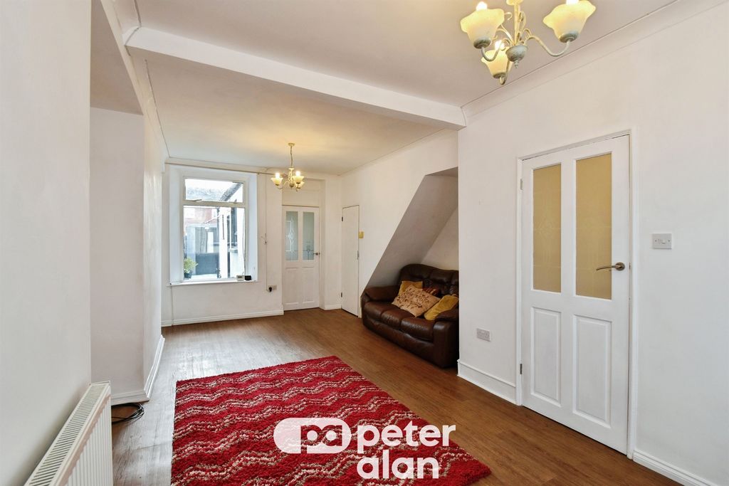 Property photo 3 of 20