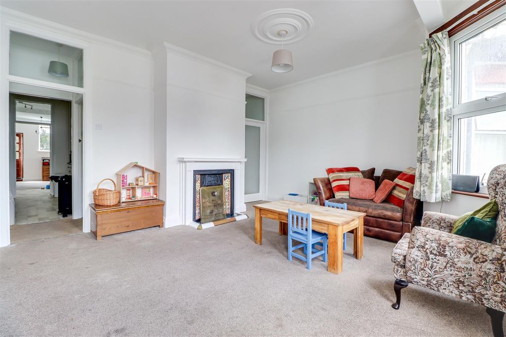 Property photo 2 of 19