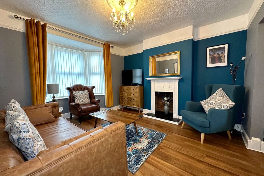 Property photo 2 of 32 Picture No. 25