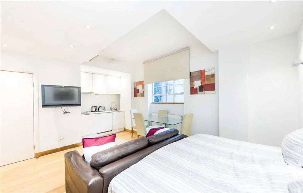 Property photo 1 of 3