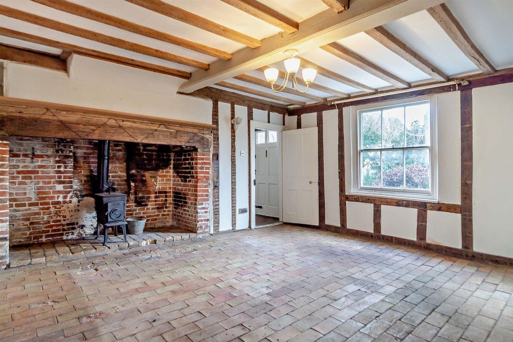 Property photo 2 of 17 8639448-Interior05-800.Jpg