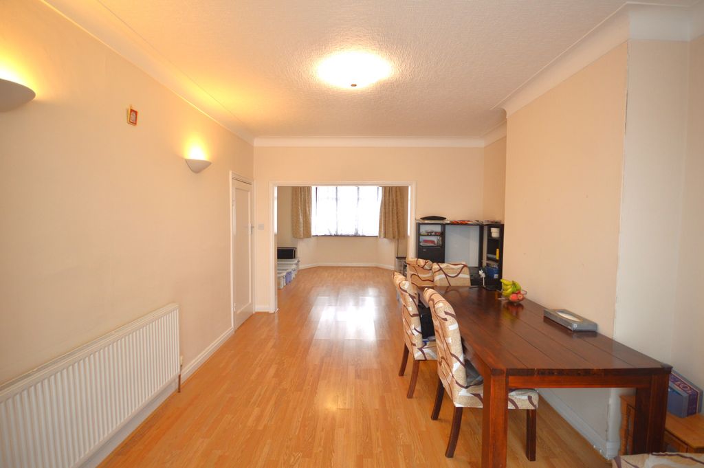 Property photo 3 of 25