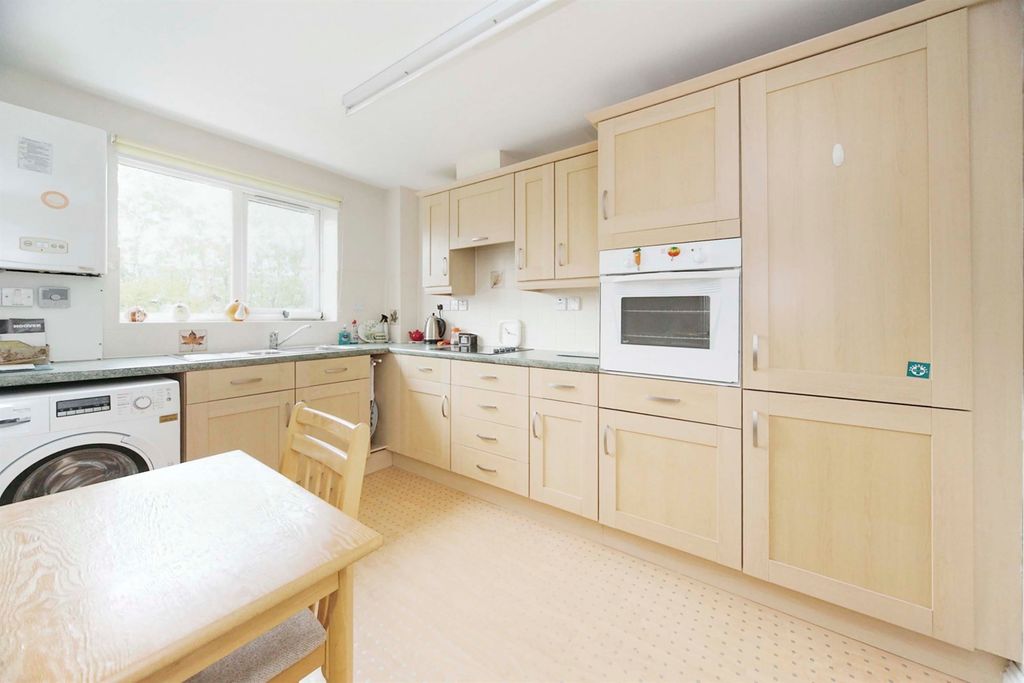 Property photo 3 of 8