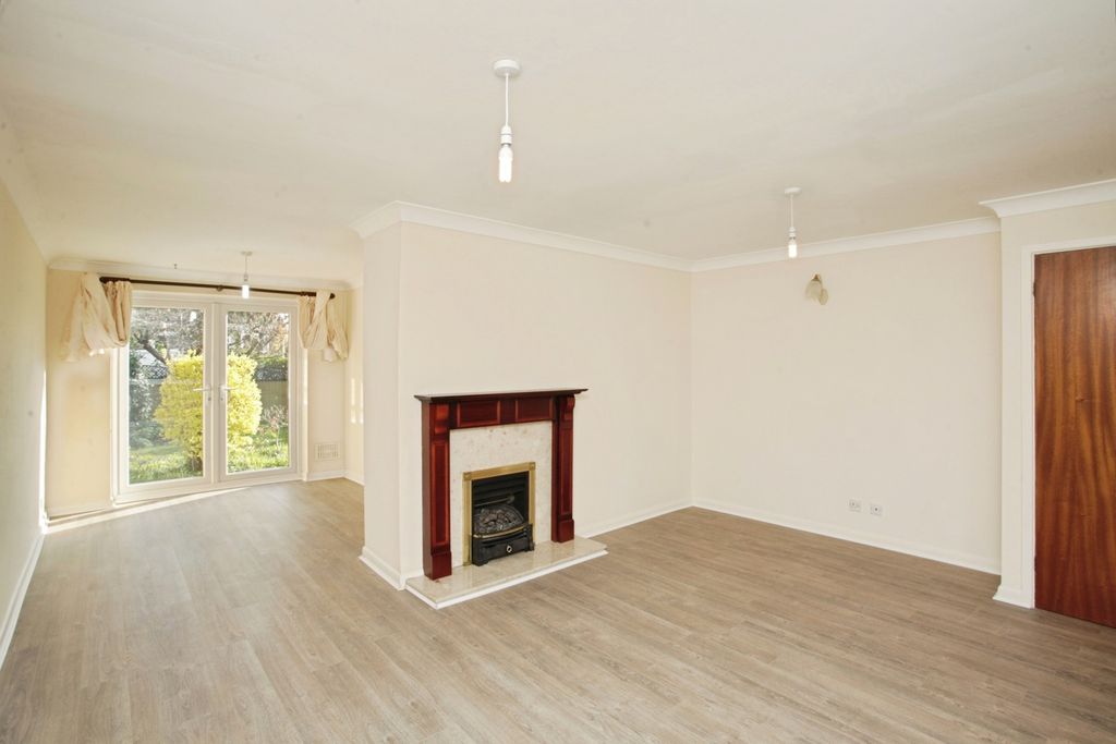 Property photo 2 of 17 Living Room