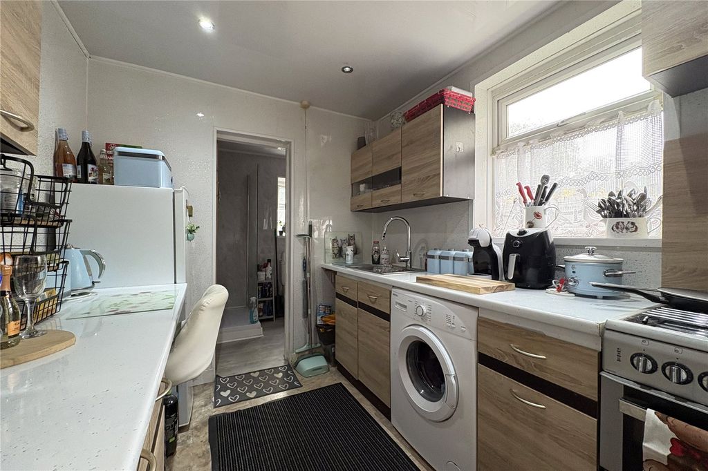 Property photo 3 of 12 Picture No. 02