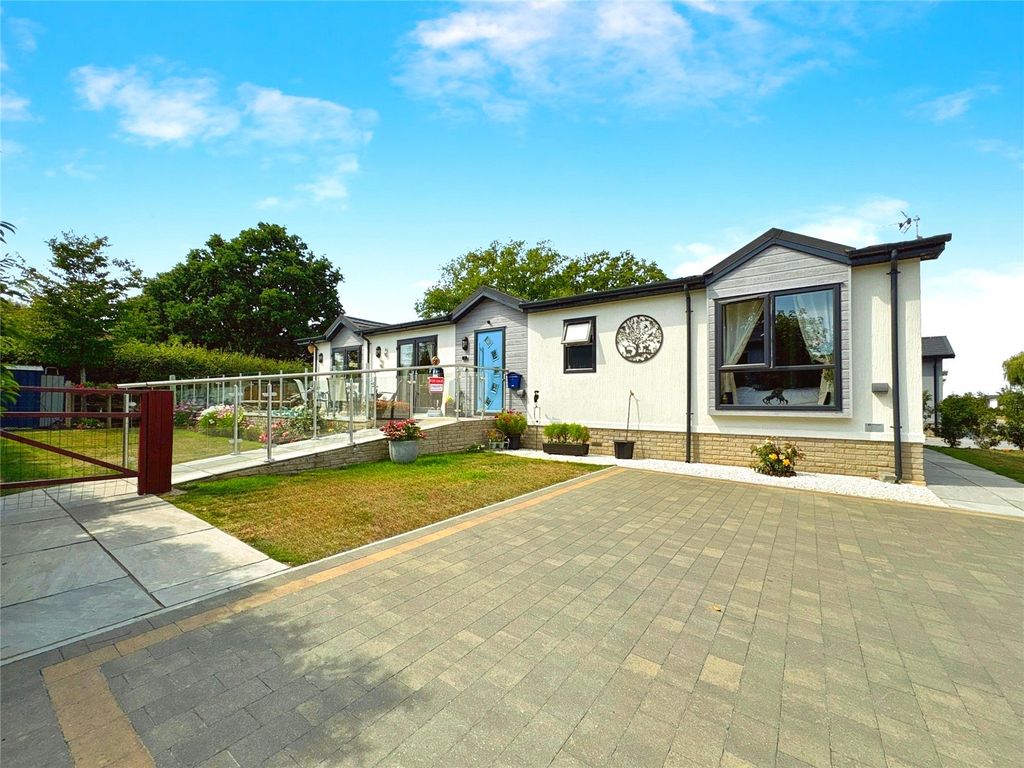 Property photo 1 of 27 Picture No. 23