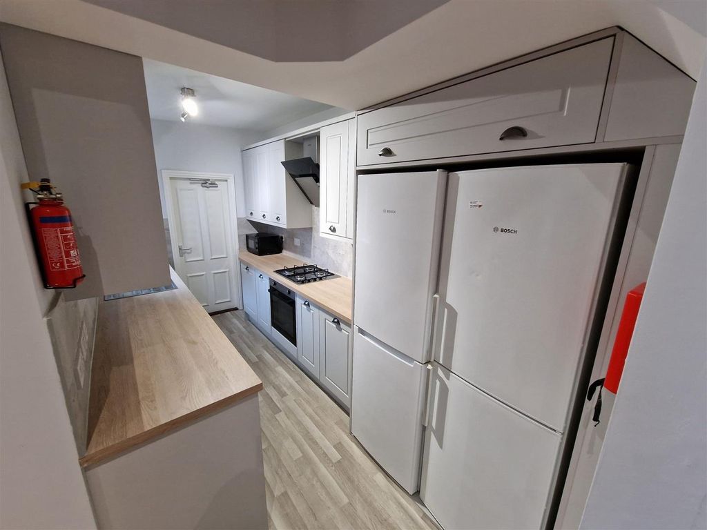 Property photo 2 of 20 43 Cardigan Kitchen .Jpg