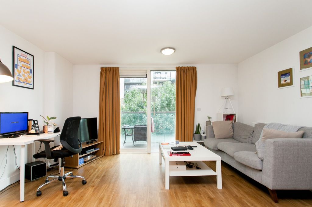 Property photo 3 of 12