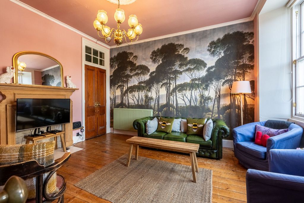 Property photo 2 of 34