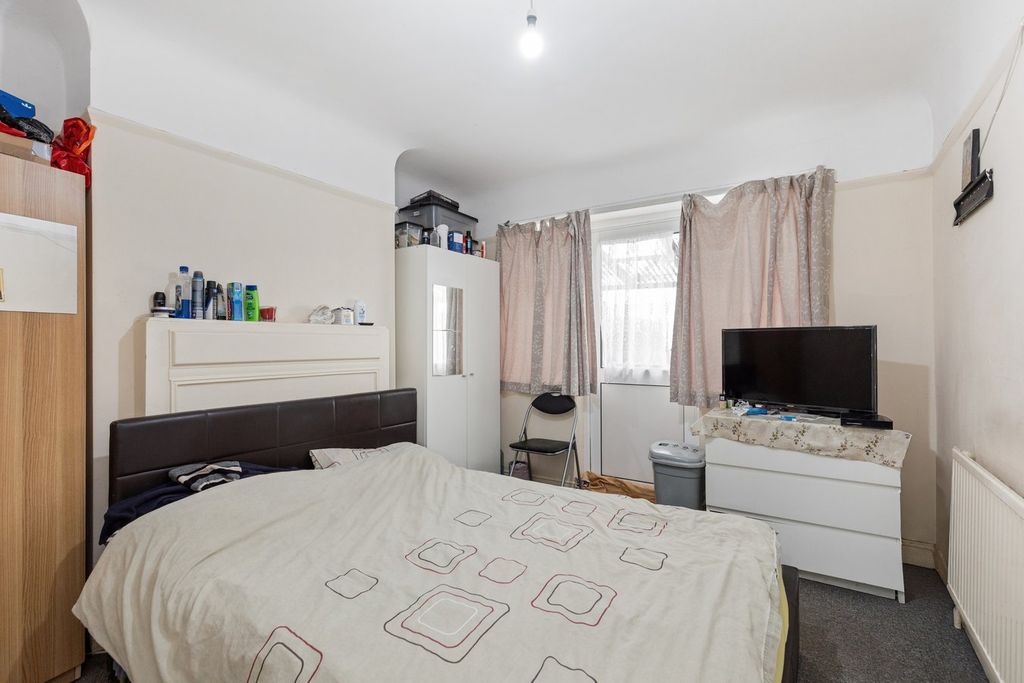 Property photo 2 of 22