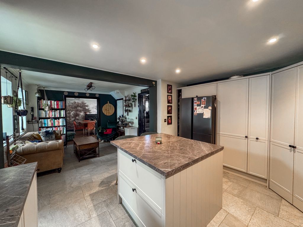 Property photo 3 of 51 Img_0040