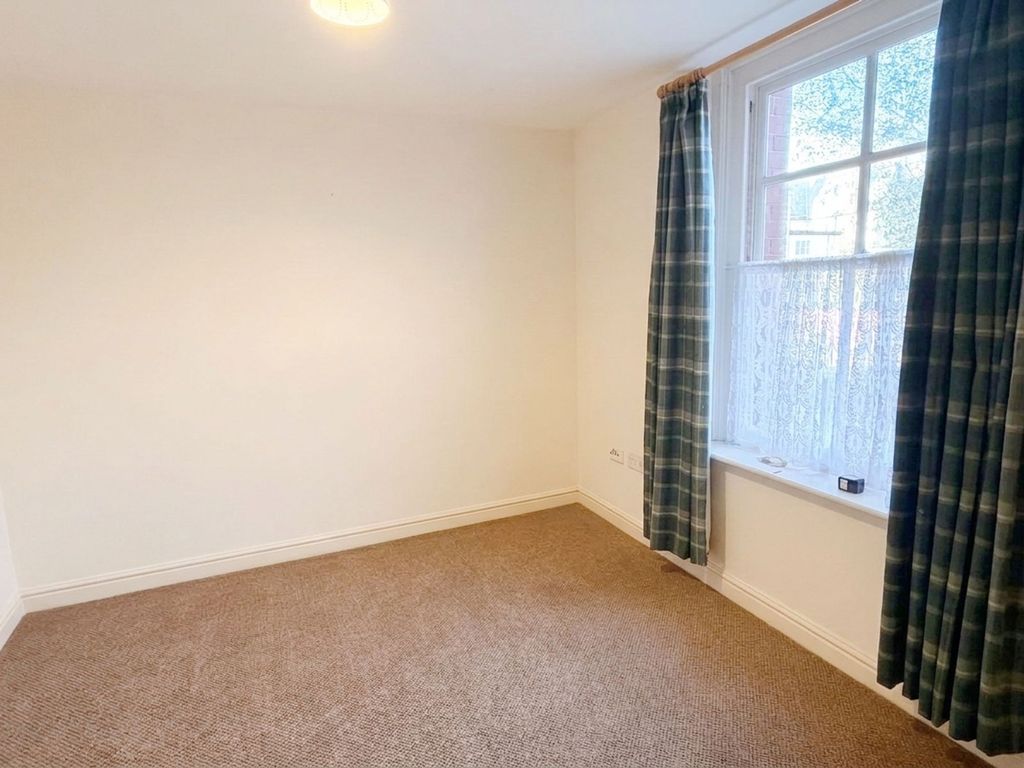 Property photo 2 of 7 Living Room