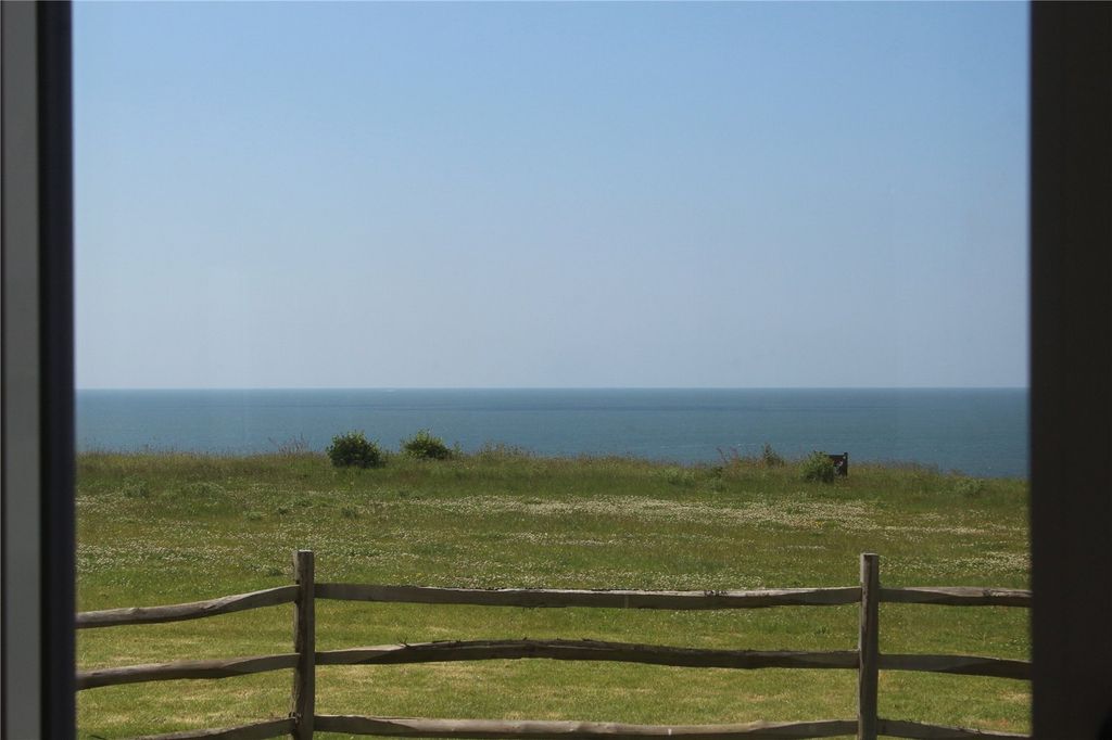 Property photo 3 of 11 Picture No. 02