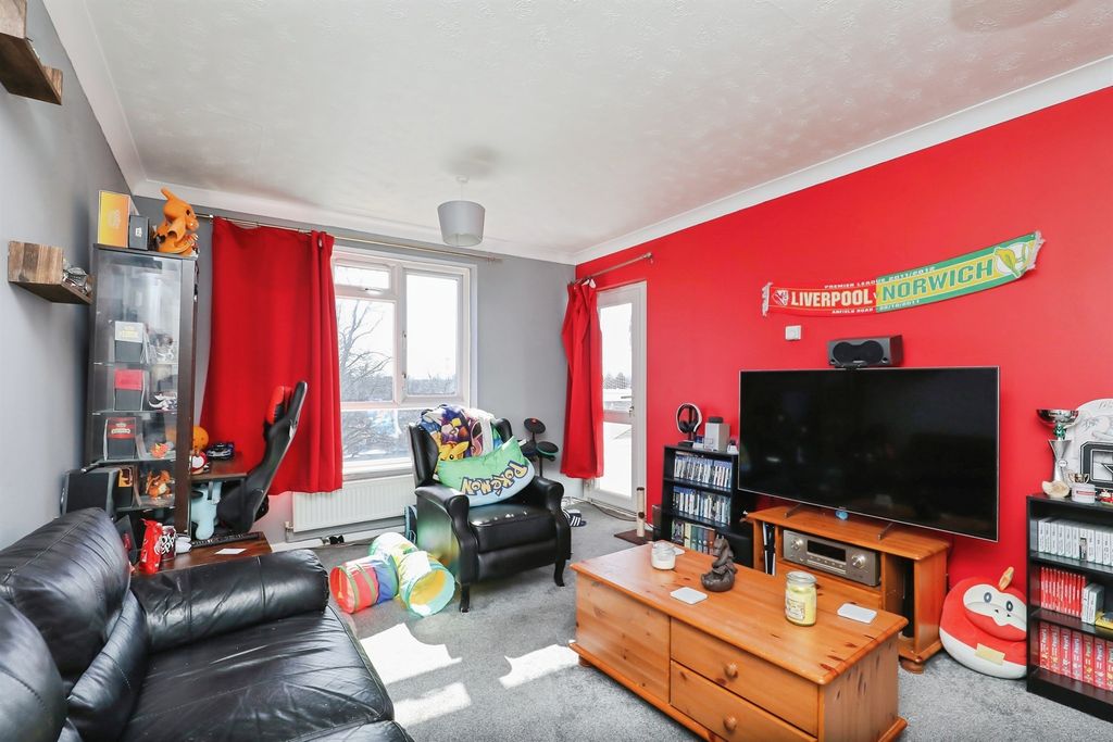 Property photo 3 of 16