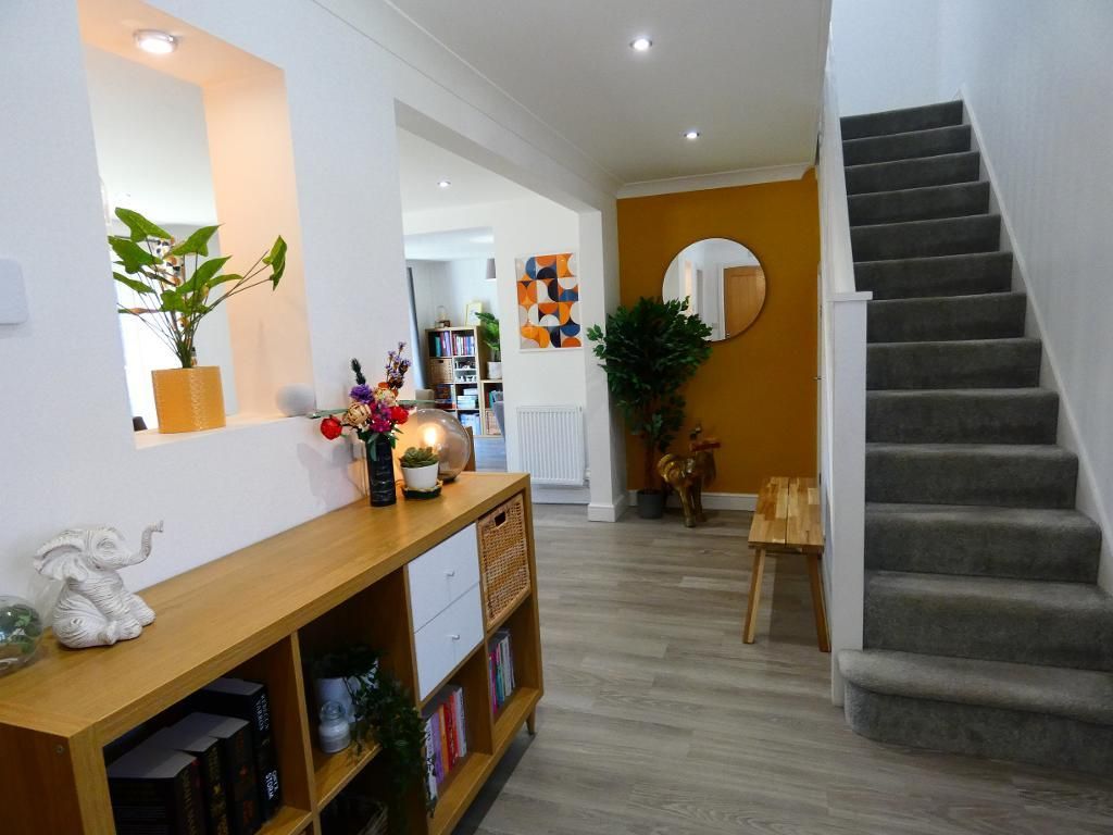 Property photo 1 of 23 Entrance Hall