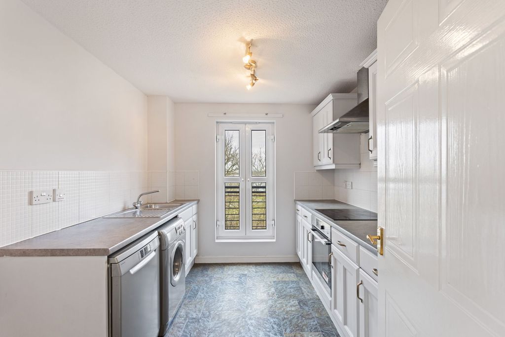 Property photo 2 of 27 Kitchen