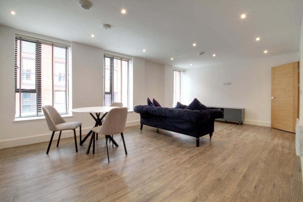 Property photo 3 of 12 Img_8006-Img_8008