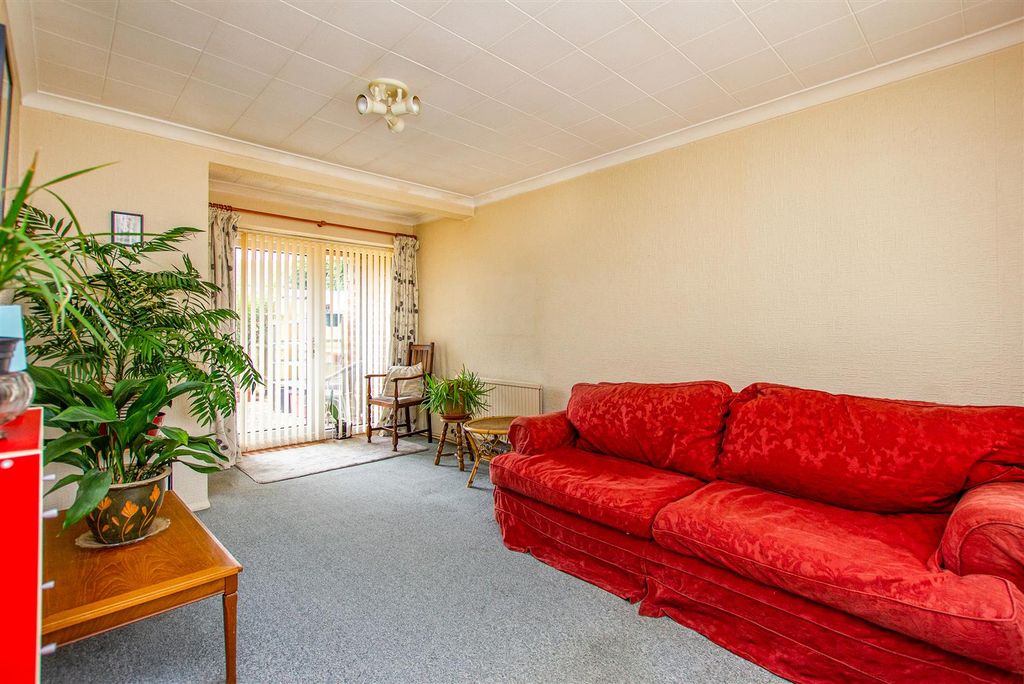 Property photo 2 of 15 Sitting/Dining Room