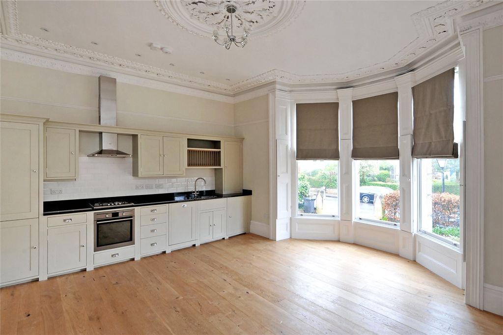 Property photo 2 of 11 Kitchen/Diner