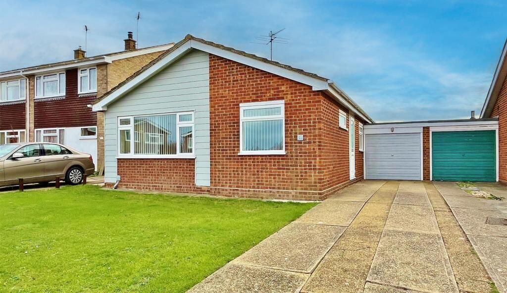 Property photo 1 of 15 Outside - Front