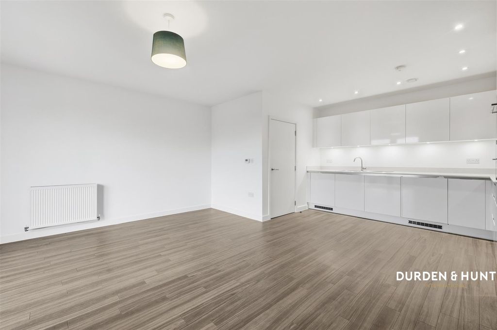 Property photo 2 of 12 Freesia Lodge