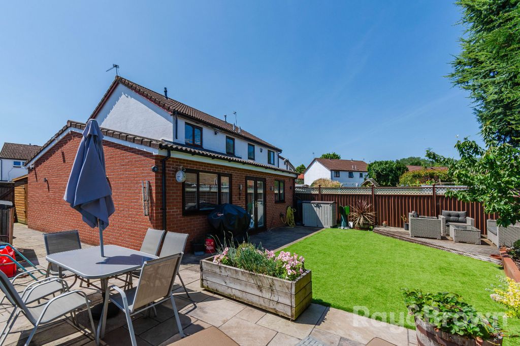 Property photo 2 of 52