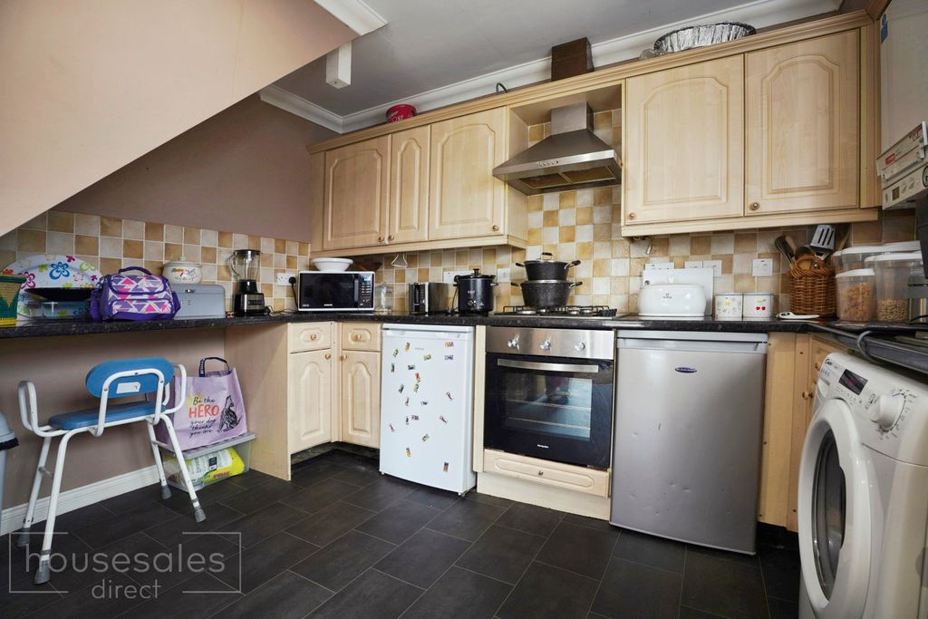 Property photo 2 of 13