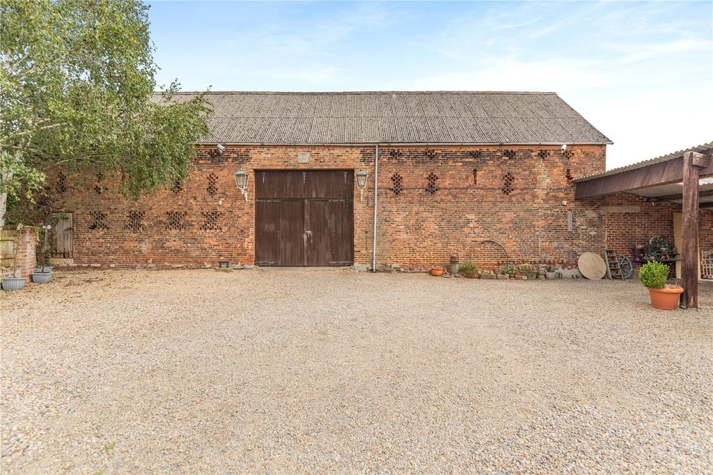 Property photo 2 of 25 Planning Granted
