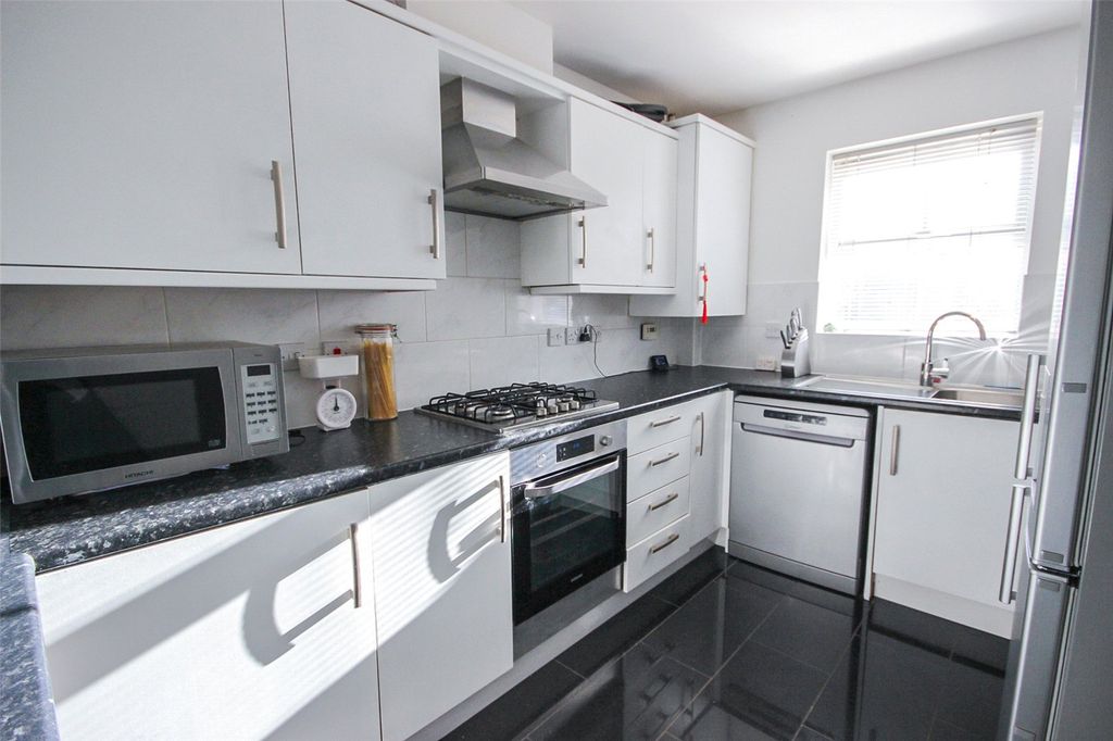 Property photo 3 of 16 Picture No. 13