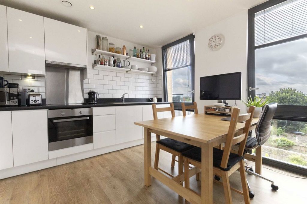 Property photo 3 of 5