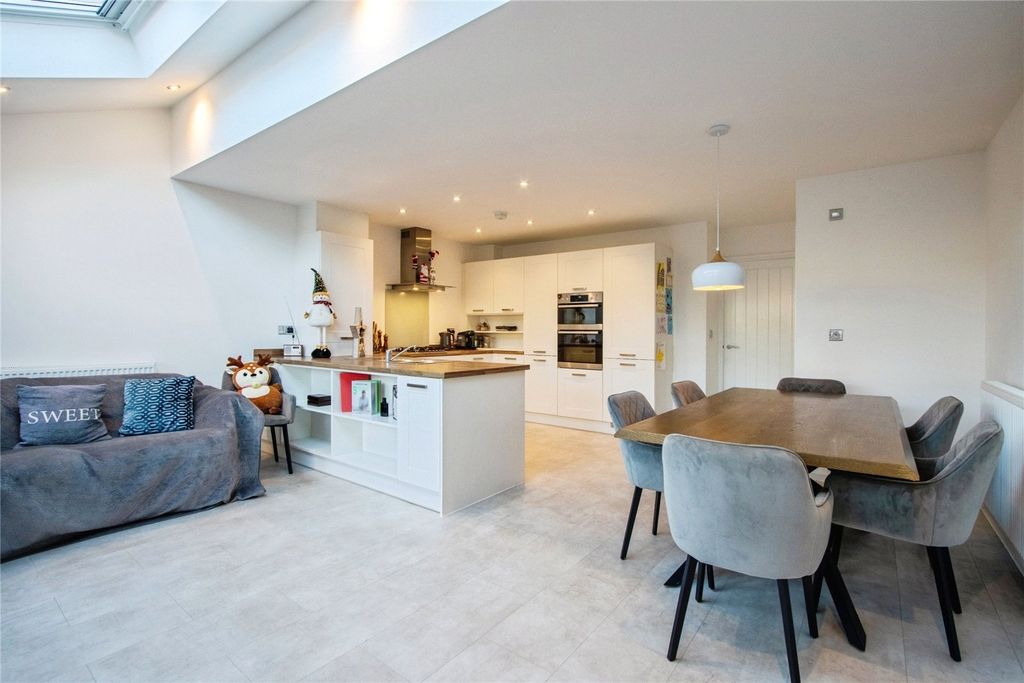 Property photo 3 of 20 Picture No. 25