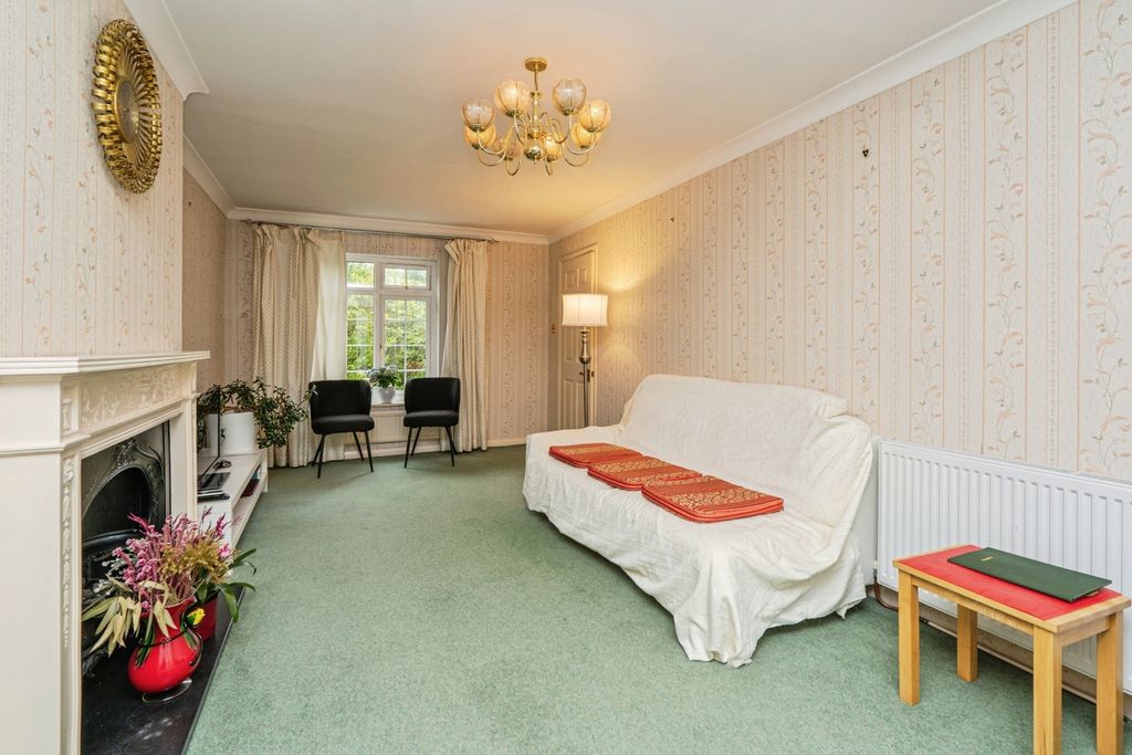 Property photo 2 of 17 Photo