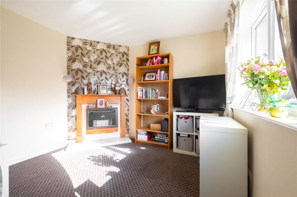 Property photo 2 of 14 Lounge