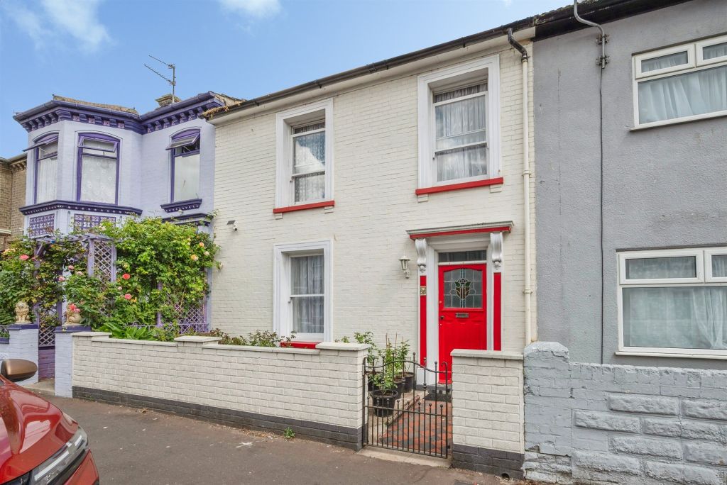 Property photo 1 of 17