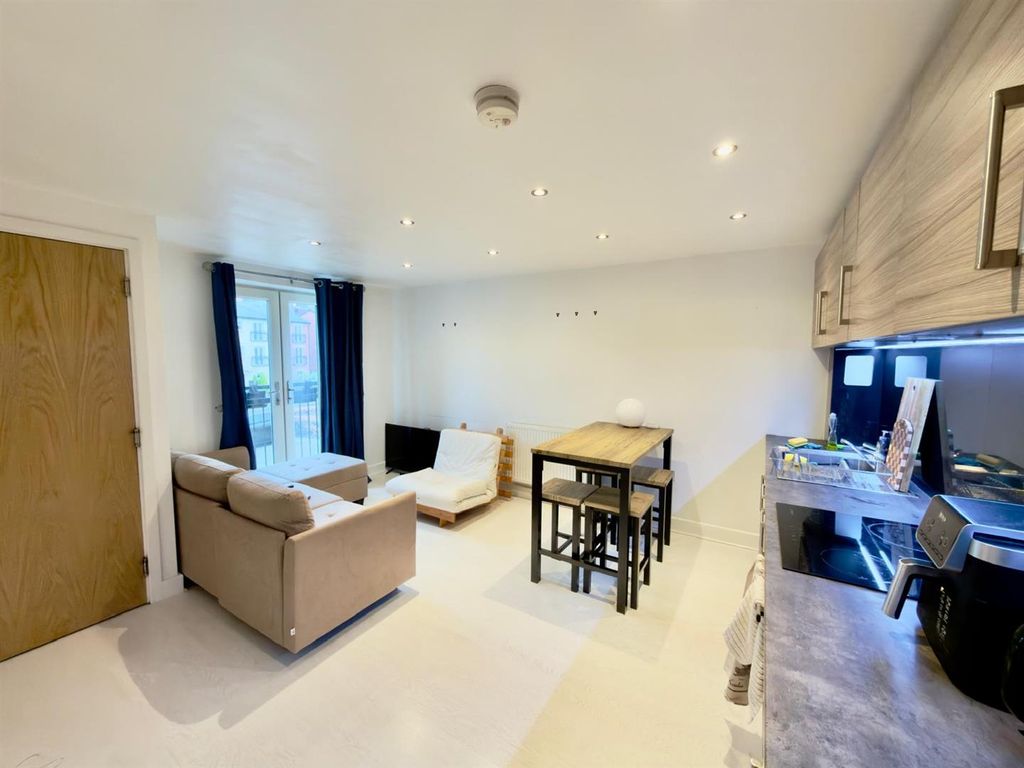 Property photo 2 of 13 2508B351-Fc5E-45A3-849A-Bc2625c588A6.Jpg